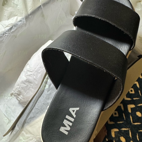 MIA Lexi Platform Slide Sandals (For Women)size 8.5 - Picture 12 of 14